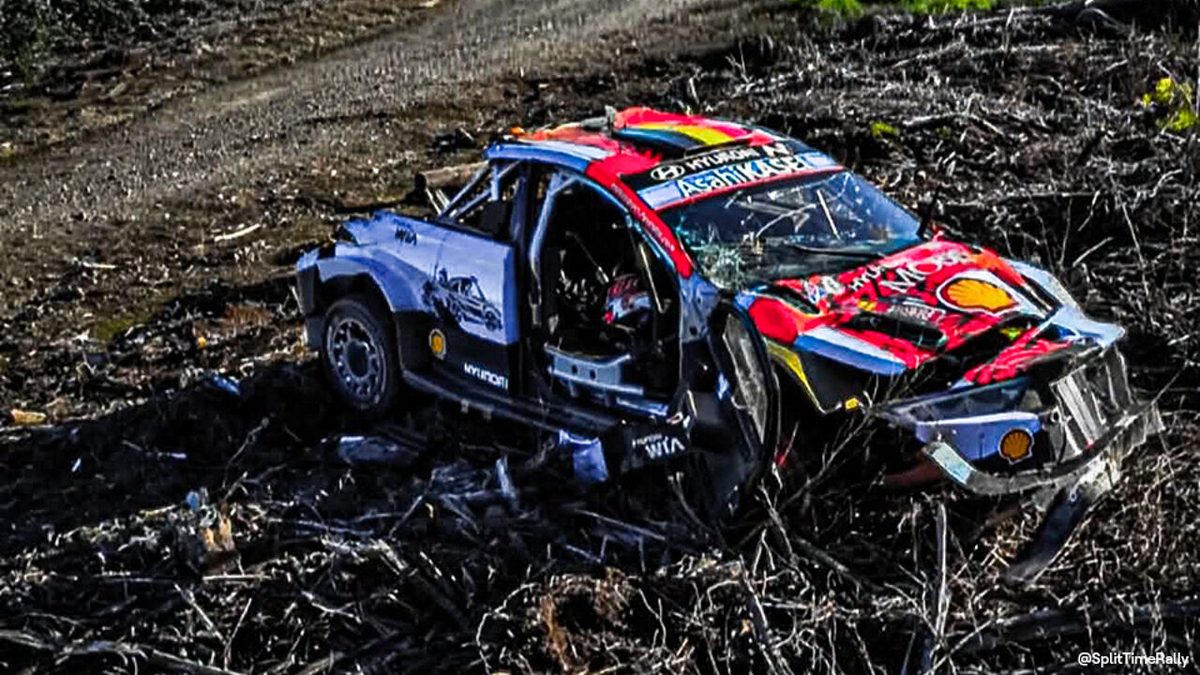 Vier keer vloog hij over de kop: Thierry Neuville komt met de schrik vrij na zware crash in Chili