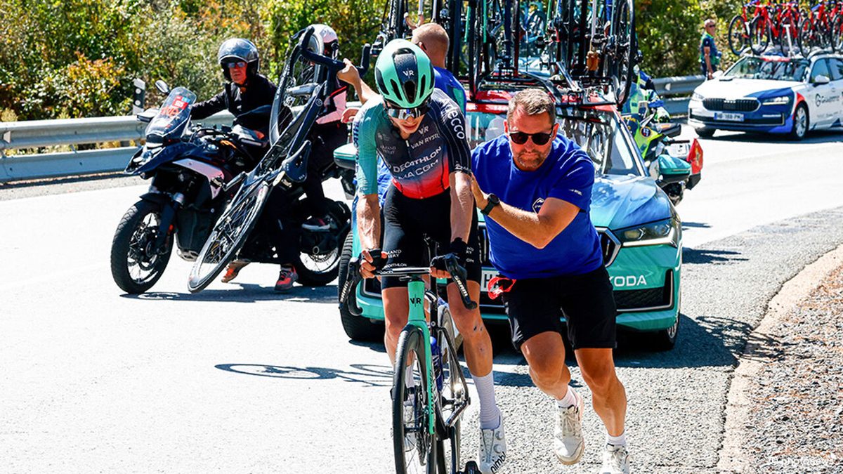 Opgaves in de Vuelta: Matthew Riccitello, 14e in de stand, stapt af in het slotweekend na valpartij