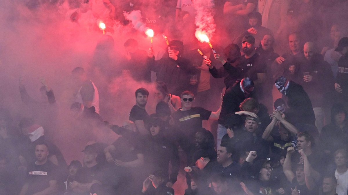 Supporterscollectief baalt van KNVB-maatregelen tegen vuurwerk: ’Emotie wint het van de feiten’