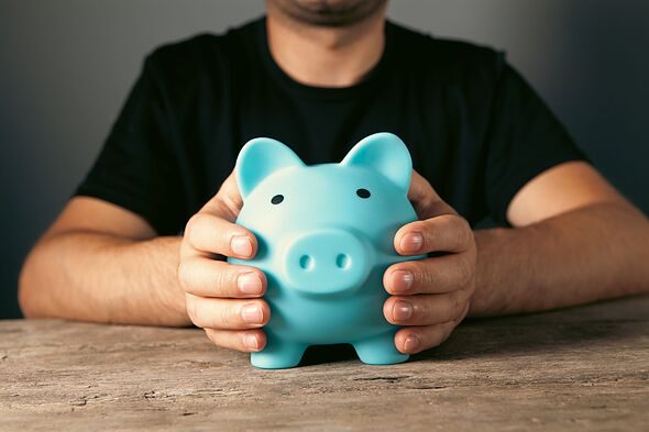 People with savings accounts issued new £850 warning