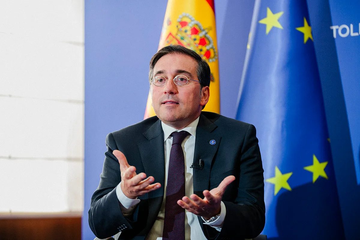 Albares avisa de que España vetará la ampliación de la UE si el catalán no es lengua oficial: "Es impensable"