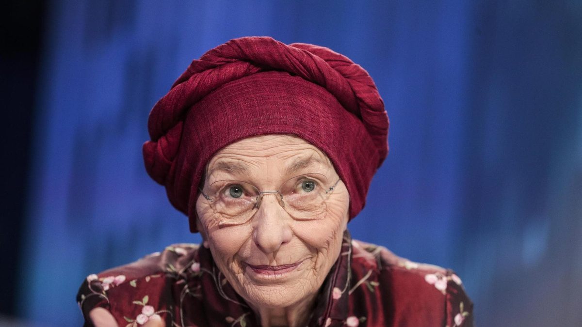 Emma Bonino domani uscirà dalla terapia intensiva: “Condizioni stabili ma delicate”