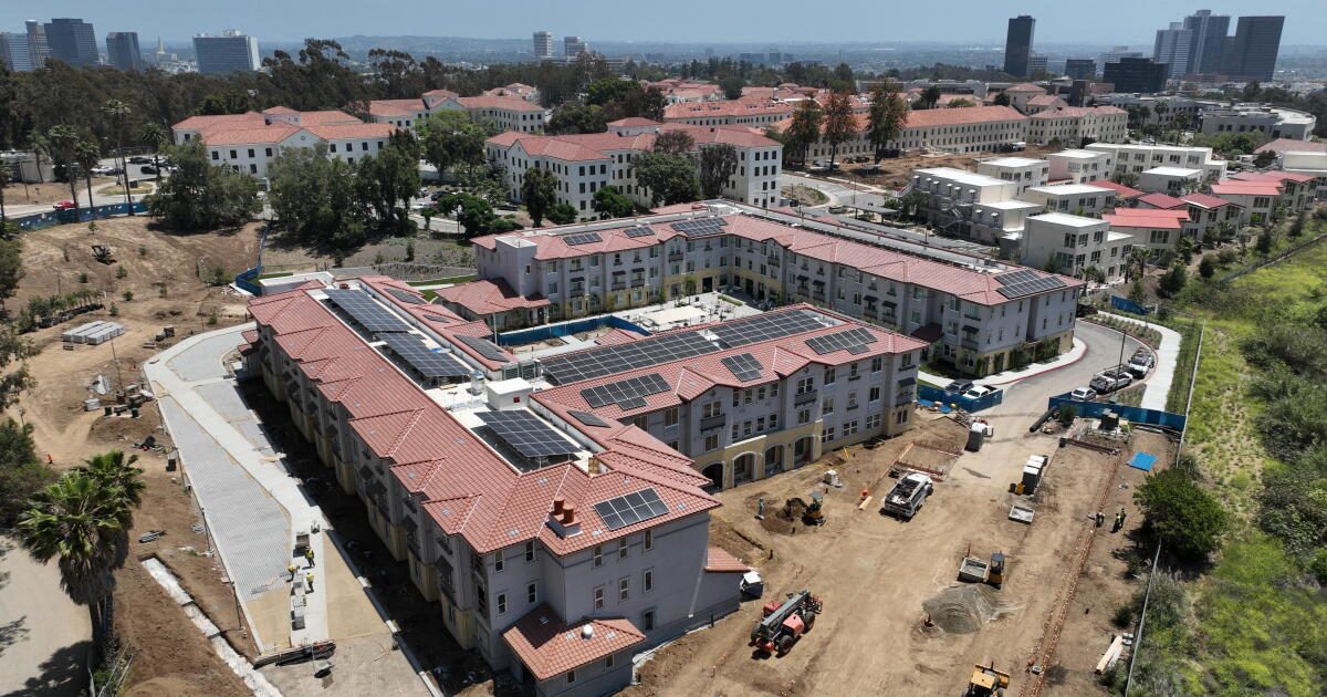 Order to build thousands of housing units on the VA's West LA campus stands on appeal