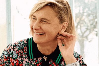 EXCLUSIEF. Hilde Crevits spreekt voor het eerst over de zware openhartoperatie van haar man: “Plots viel mijn kaartenhu…
