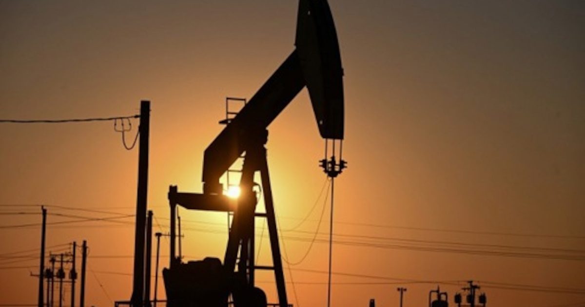 "C’est absolument catastrophique" : pourquoi le baril pourrait atteindre 150 dollars dès ce lundi