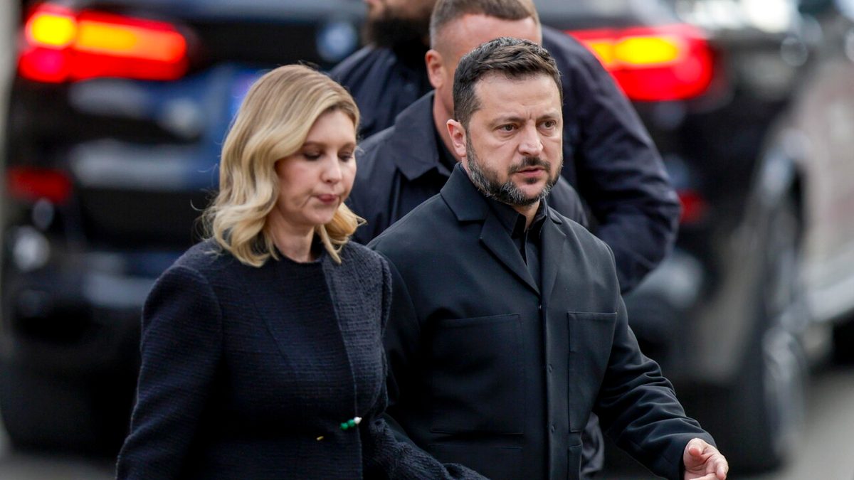'L'aereo di Zelensky sfiorato da drone al decollo dalla Moldavia'
