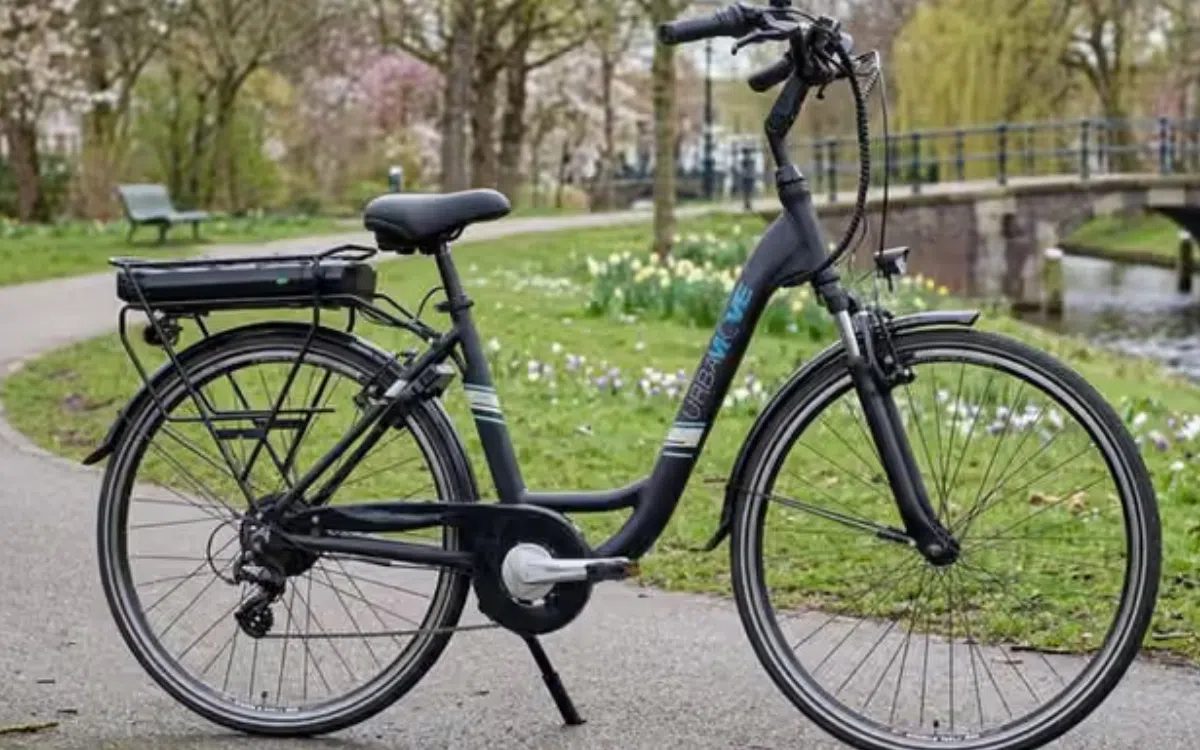 Deze stads-e-bike van Action biedt veel voor weinig