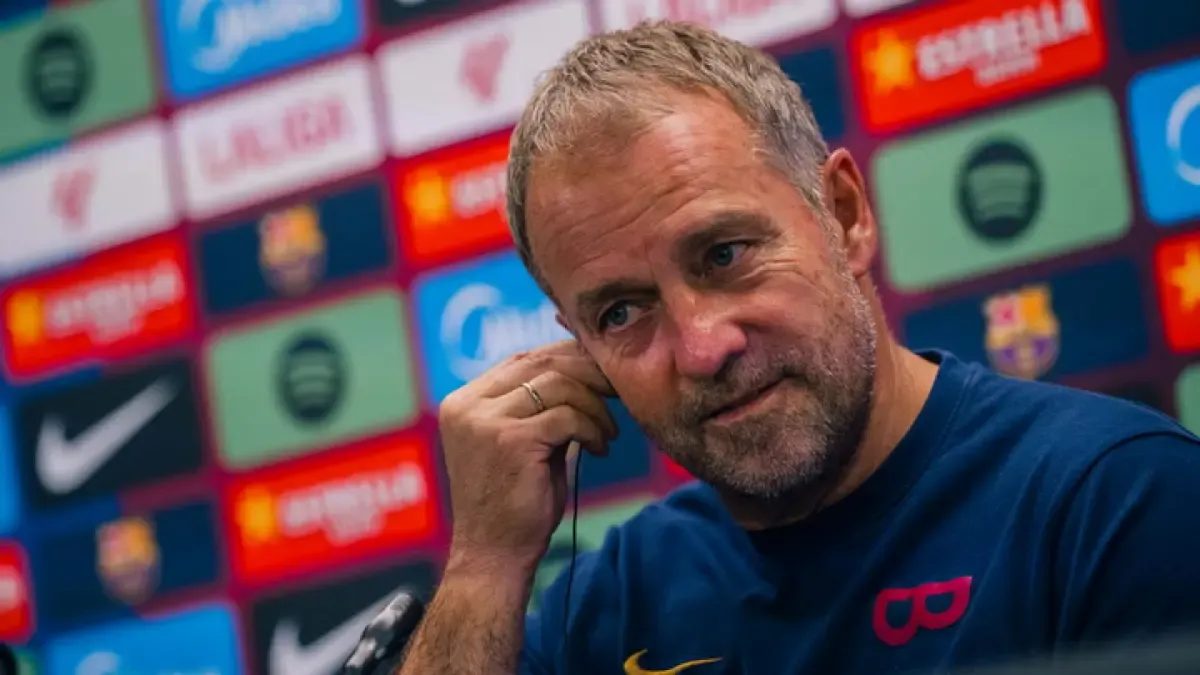Flick elogia a Cubarsí y avisa a la plantilla antes de jugar contra el Levante