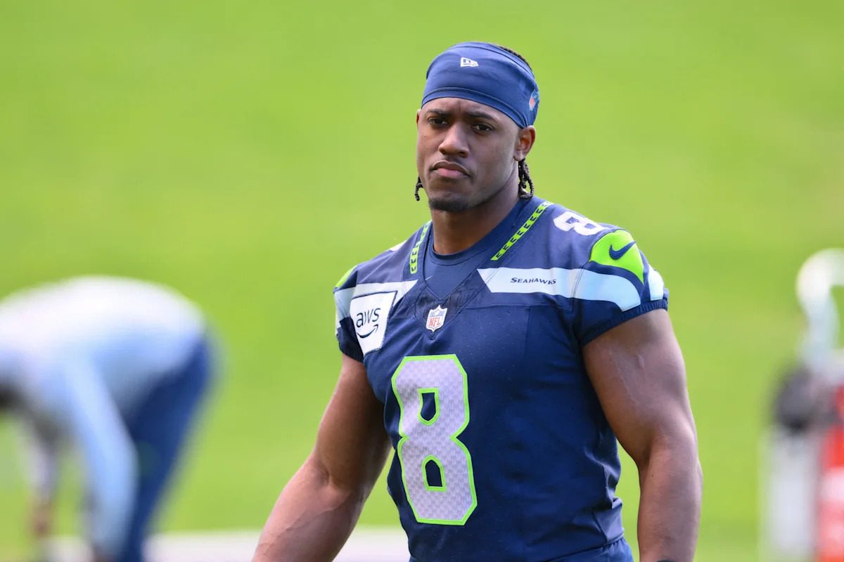 Who is the Seahawks' starting running back?