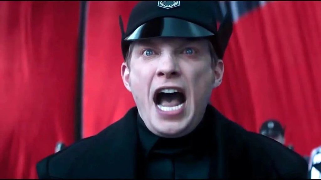 Il est responsable de la mort de 155 milliards de personnes dans Star Wars, et pourtant, cet acteur est devenu la risée…