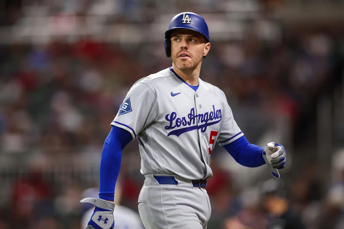 Dodgers remove Freddie Freeman from starting lineup, here’s why