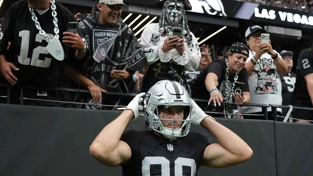 Brock Bowers injury: Fantasy football impact of Raiders star's knee surgery