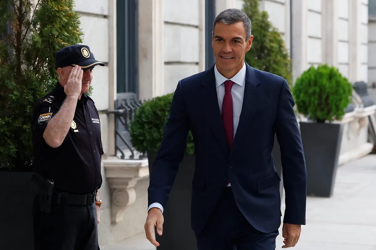 "Nos hemos pegado un tiro en el pie": incredulidad en el PSOE tras los informes y la versión del Gobierno