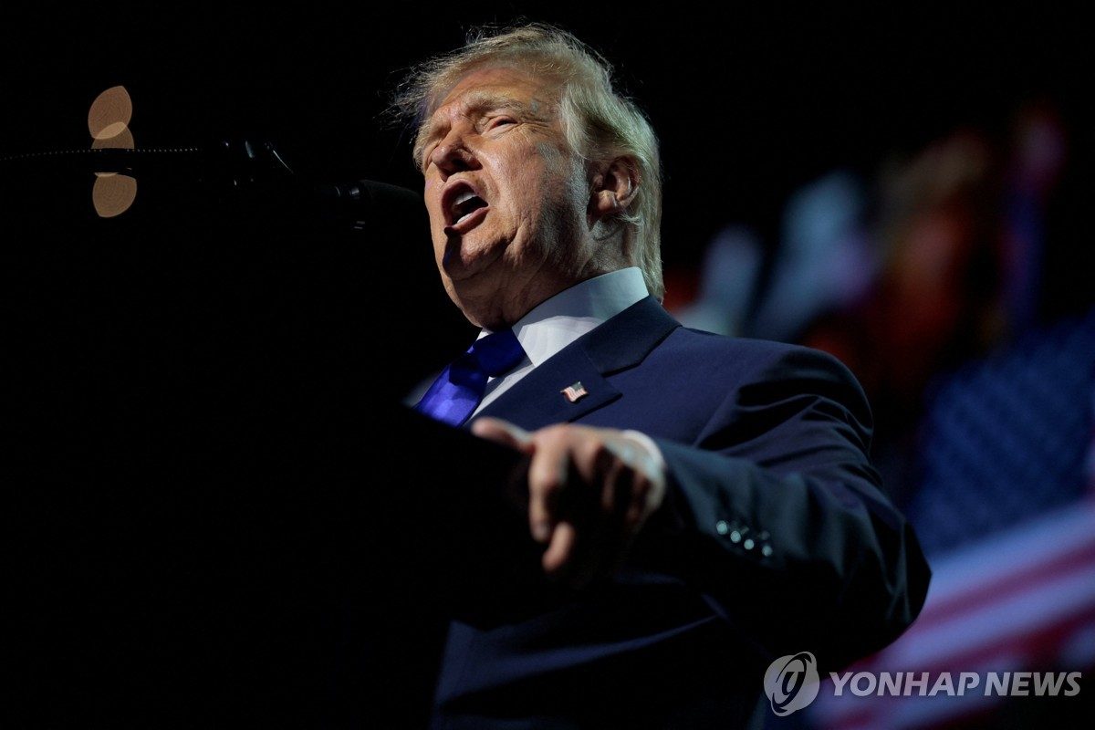 트럼프 "중간선거 이기면 성인 1명당 670만원씩 나눠주겠다"