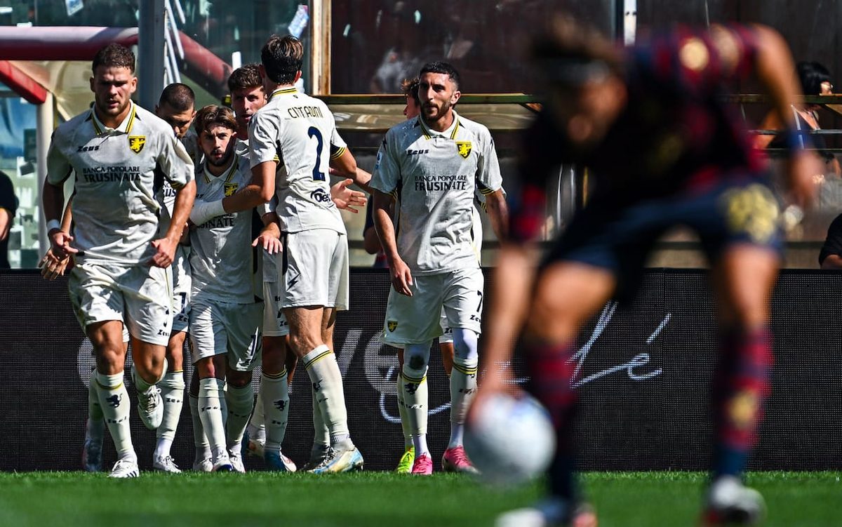 Genoa-Frosinone 1-1, Vasquez risponde a Kvernadze: 1° punto per De Rossi
