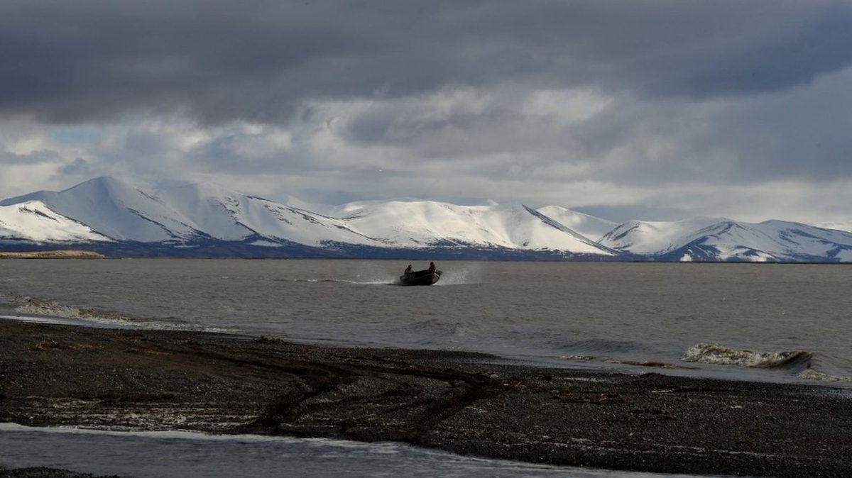 Un adolescent de 15 ans secouru par les garde-côtes américains après plusieurs jours à dériver dans le détroit de Béring