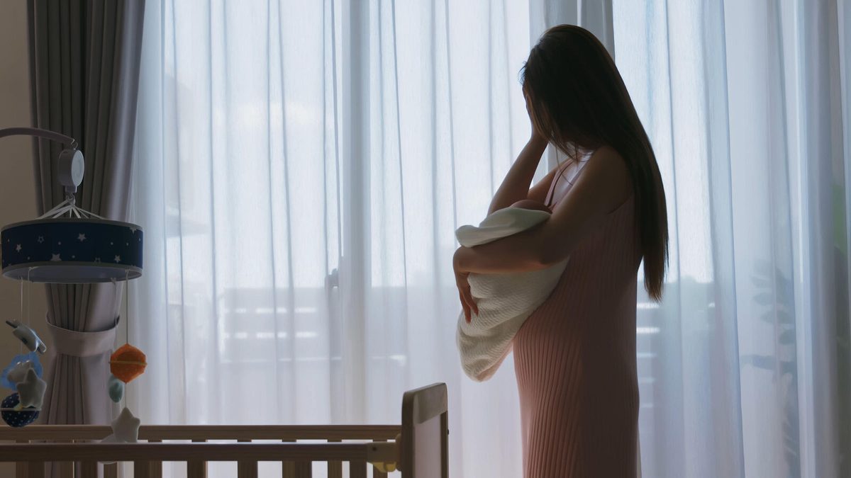 « Est-ce que j’aurais pu tuer mes enfants ? » : le témoignage saisissant d’une mère frappée par une psychose maternelle