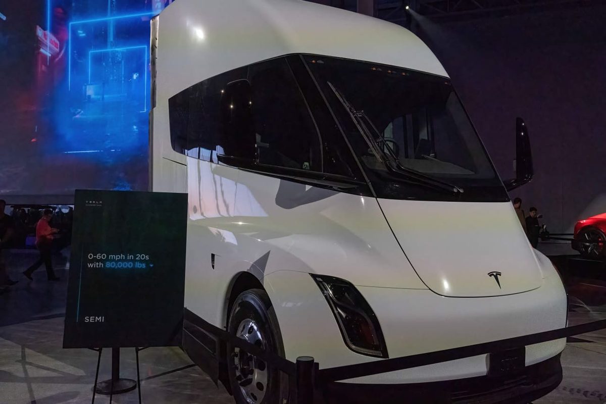 Tesla could transform the trucking business — and capitalize on high diesel prices