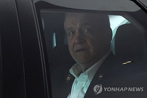 이란 대통령, 미국 겨냥 "중동에 '경찰' 필요 없어"