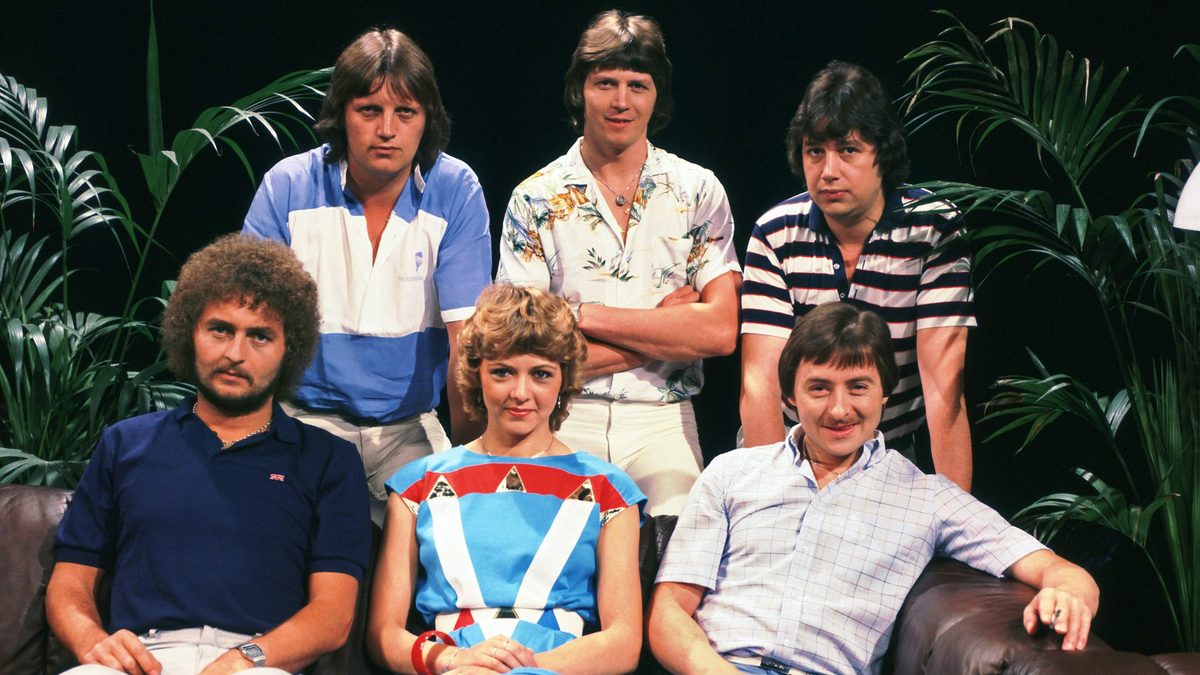 50 jaar na een ’grap’ blikt Jan Keizer terug op BZN: ’Het was Mon Amour of het eind van de Volendamse band’
