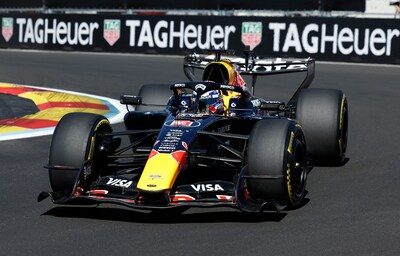 Verstappen ook in tweede deel kwalificatie geweldig van start, Nederlander nipt sneller dan Mercedes