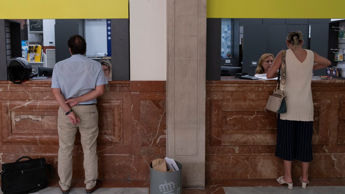 De Indra a Correos y la ‘ley de nietos’: cuatro años del PP y Vox renovando la teoría de la trampa electoral