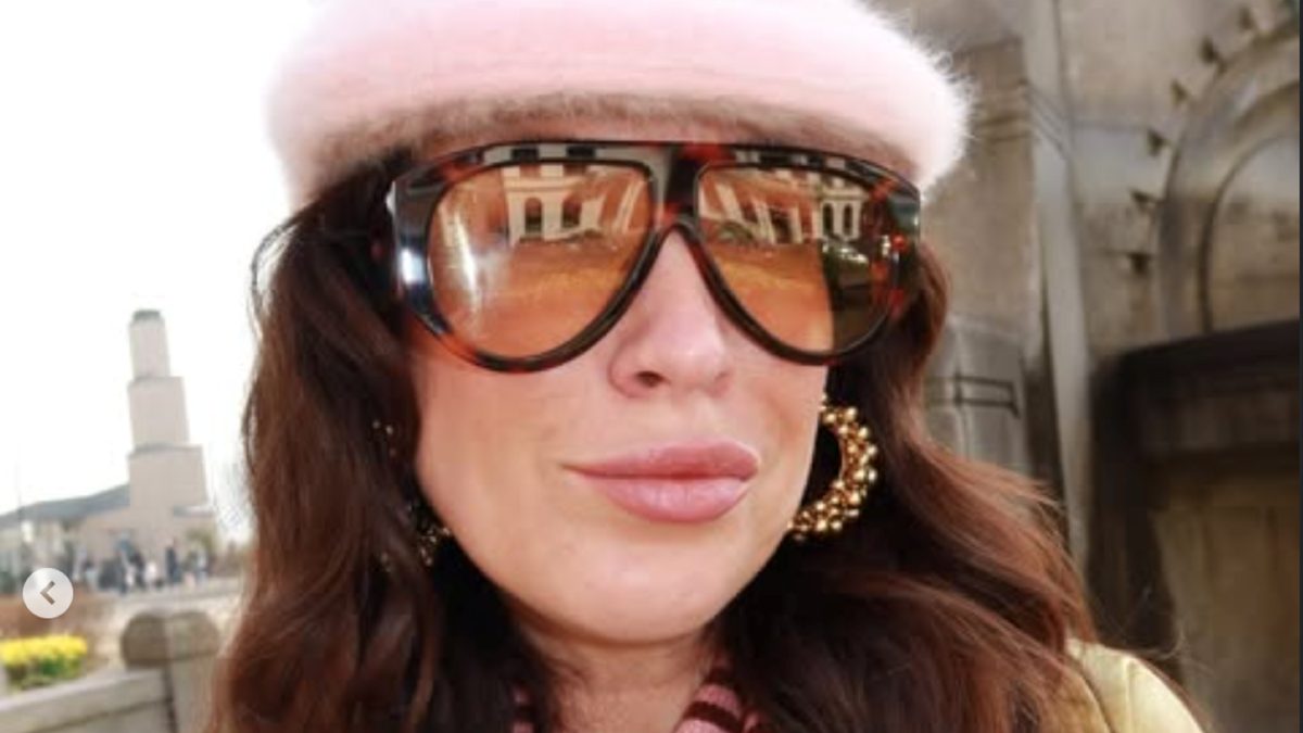 Stijlicoon Milou (36) haalt letterlijk alles uit de kast op Instagram: ’De buurman zei ’wat heeft ze nú weer aan?’’