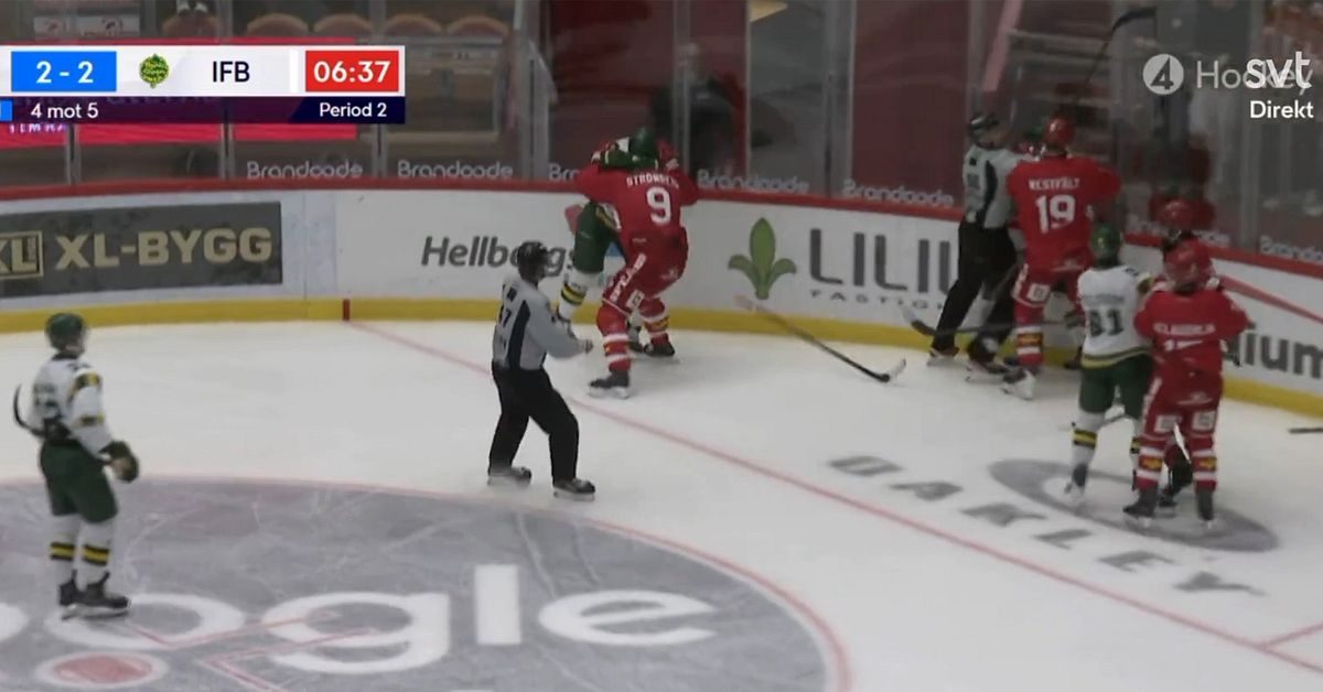 Här ryker Robin Kovács och Didrik Strömberg ihop i SHL-genrepet