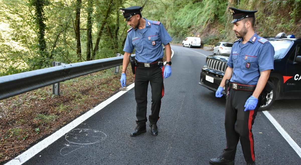 Rieti, cade un masso su un'auto nel corteo funebre: morta una donna di 66 anni