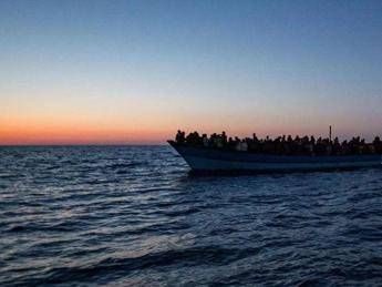 Migranti, Philp (Tory): "Se centrodestra europeo non si compatta, popolo sosterrà partiti estremisti"