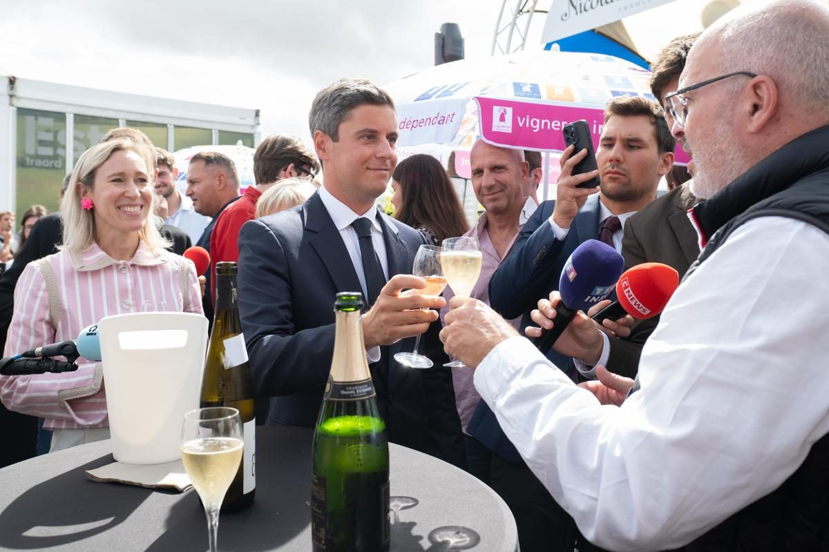 Attal lance « 1 000 bistrots », une opération de com pour rencontrer les Français dans des lieux hautement symboliques