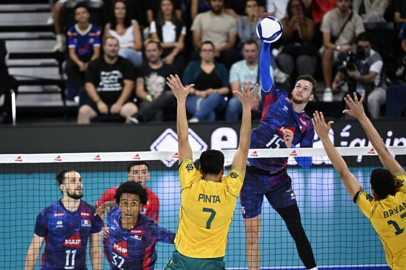 « On met un peu la pression aux anciens » : volontaires et compétiteurs, les jeunes Bleus se lancent dans la bataille d…