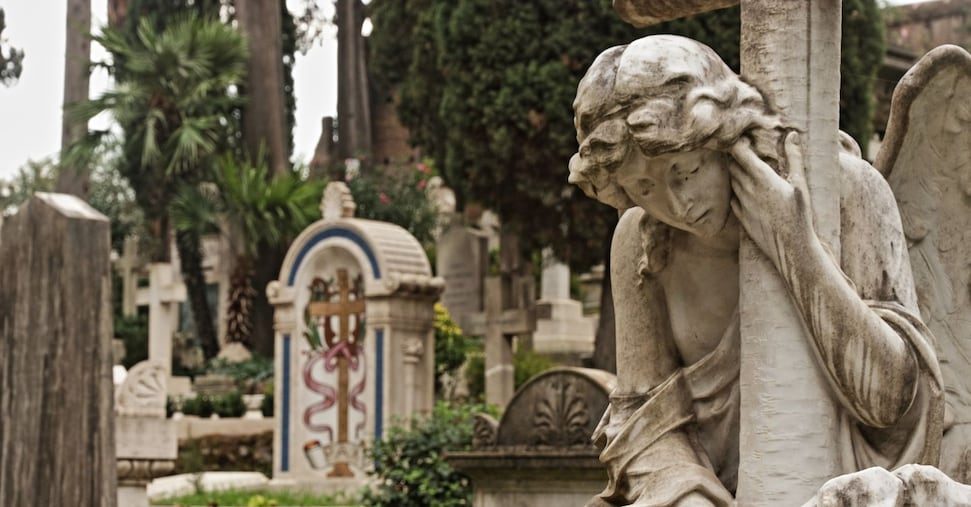 Rieti, masso cade su corteo funebre: muore donna