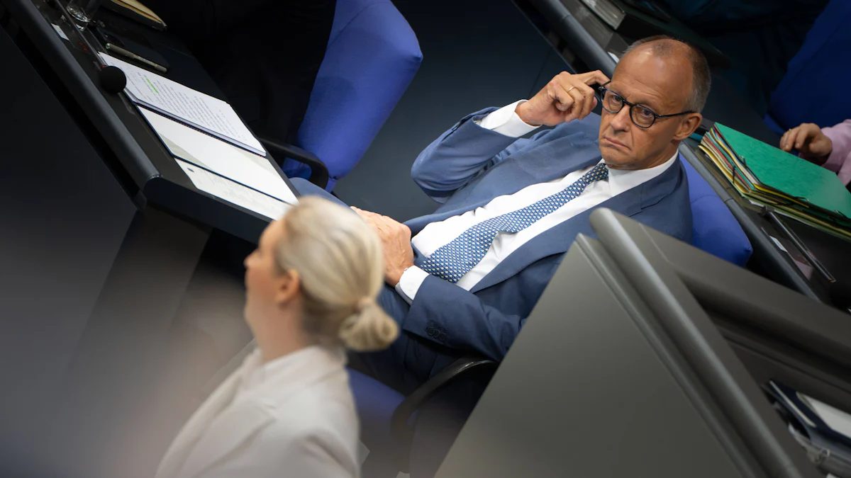 Newsblog zur Bundespolitik: Merz: AfD-Verbot löst das Problem nicht