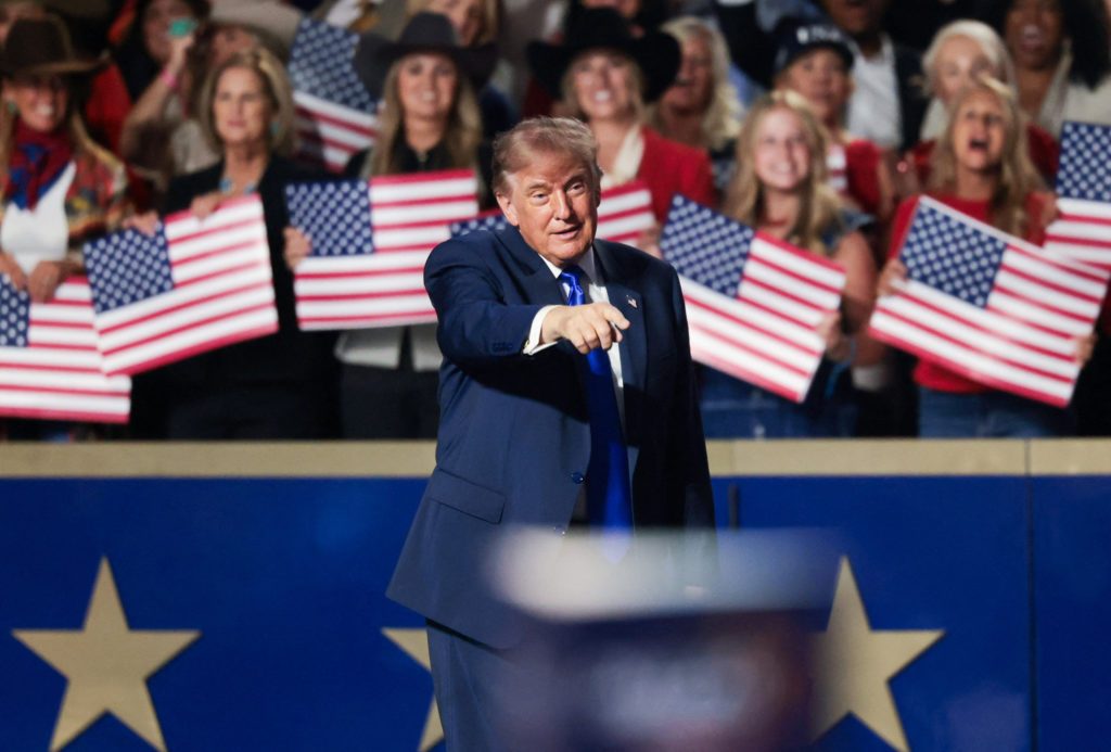 WATCH: Trump promises $5,000 'dividend' for Americans if GOP wins midterms