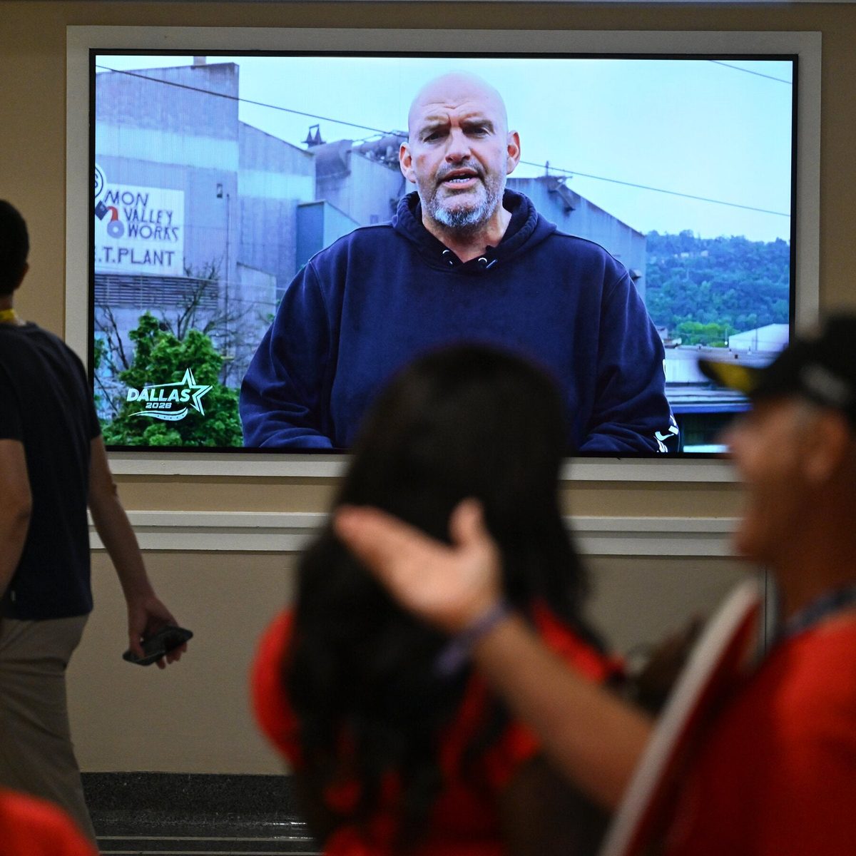 Fetterman Has a Surprise Cameo at Trump’s Convention