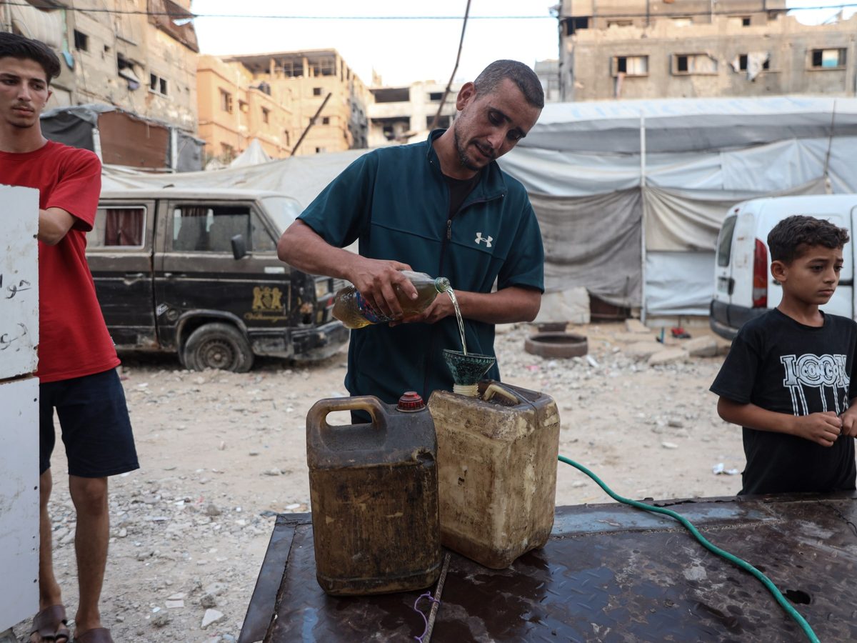 Left with nothing, people in Gaza are forced to rent generators by the hour