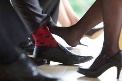 Un homme d’affaires comble sa femme de cadeaux puis réclame 318.000 euros lors de la rupture