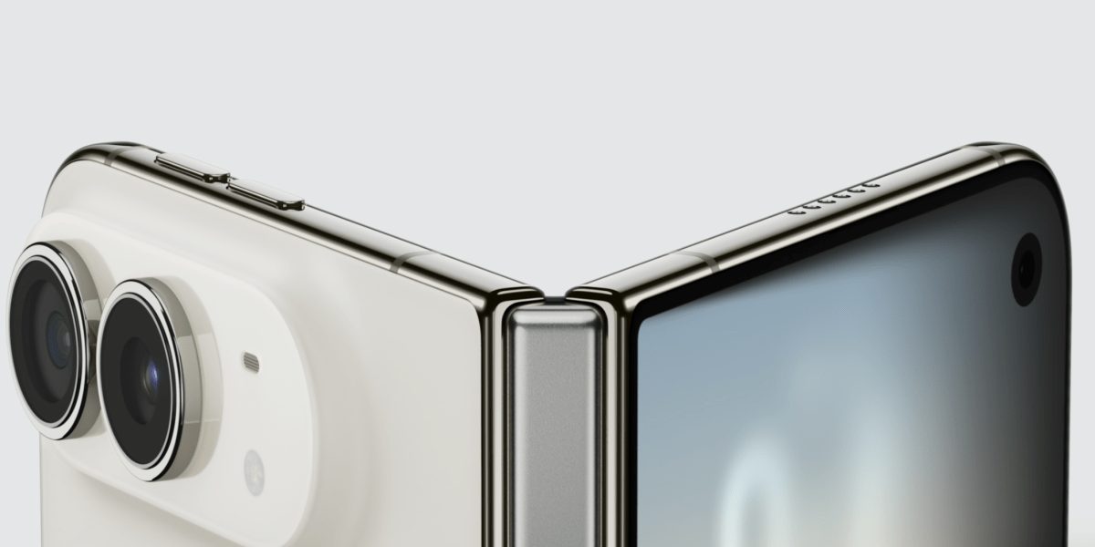 21 photos of Apple’s first-ever foldable iPhone
