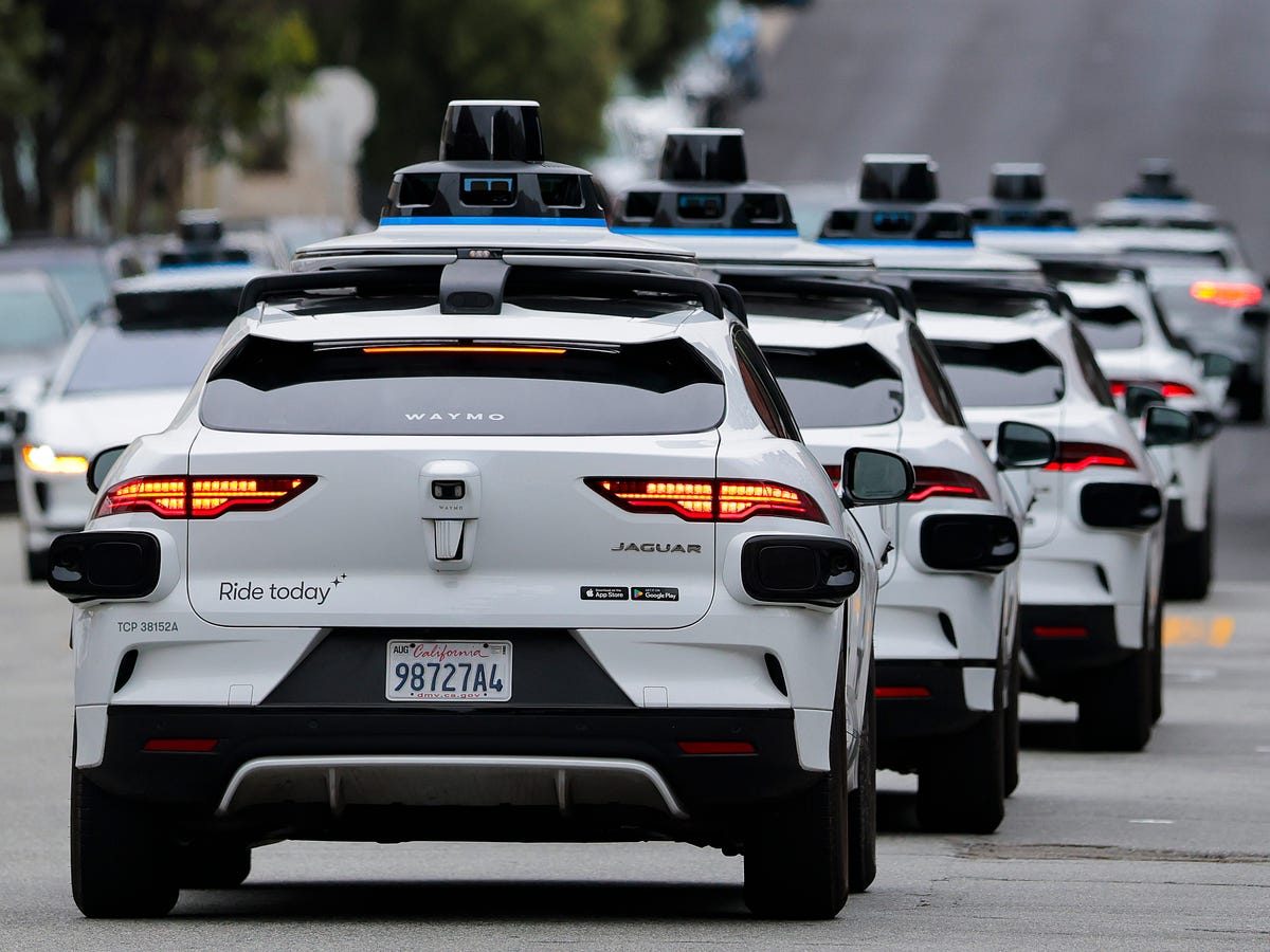 Waymo’s Robotaxis Are Now Driving for Lyft, At Least in One U.S. City