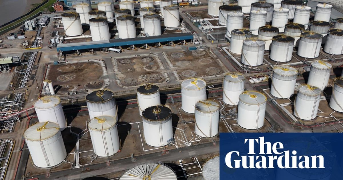 Oil prices rise above $100 a barrel for first time since July as Iran war escalates