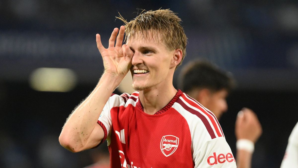 Odegaard gives dominant Arsenal win over Napoli