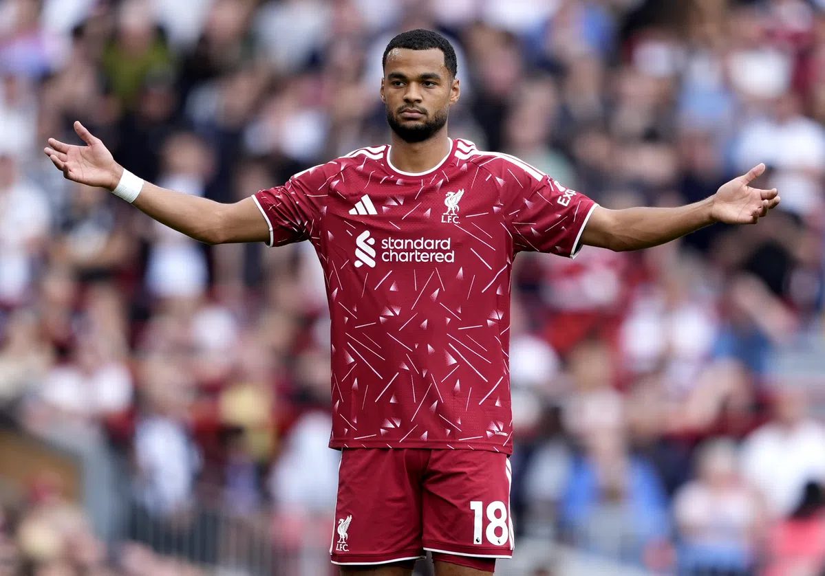 Liverpool stelt weer teleur, Kluivert en Flemming maken eerste in Premier League