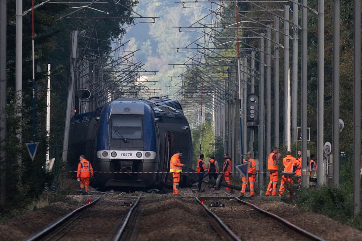 Treno deragliato in Francia, ipotesi sabotaggio: cosa sappiamo