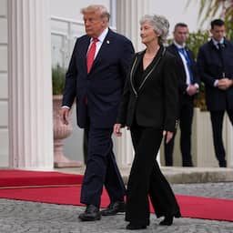 Video | Trump wordt ontvangen door Ierse president in Dublin