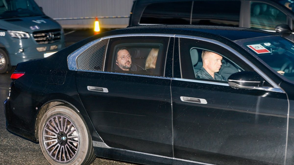 Støre: Zelenskyjs fly ble nesten truffet av drone på vei fra Moldova til Oslo