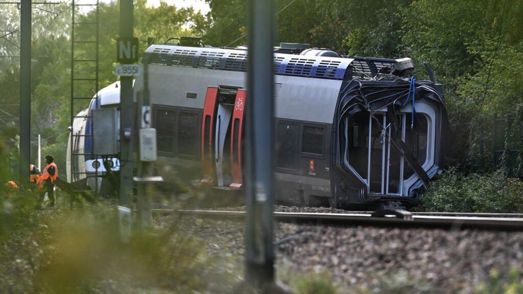 France: la piste de l'acte malveillant privilégiée après le déraillement d'un train en Normandie