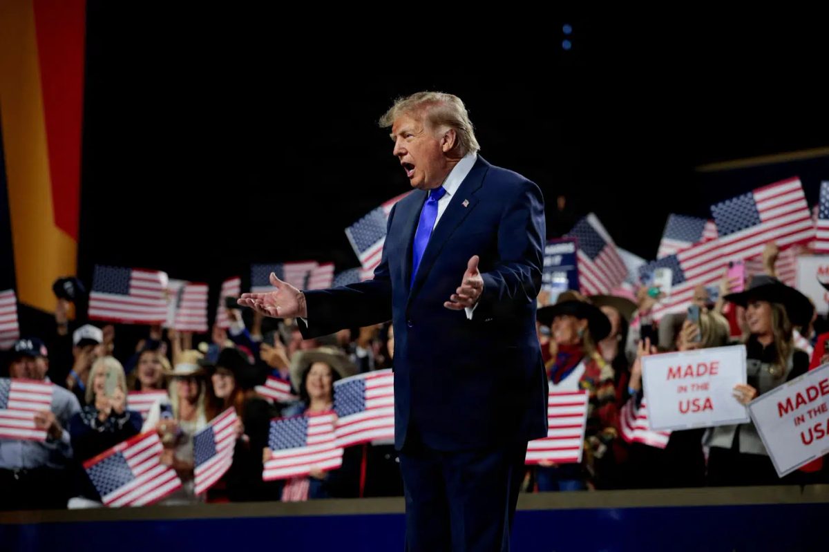 Trump truer på partikonvent med angreb mod iransk bjerg