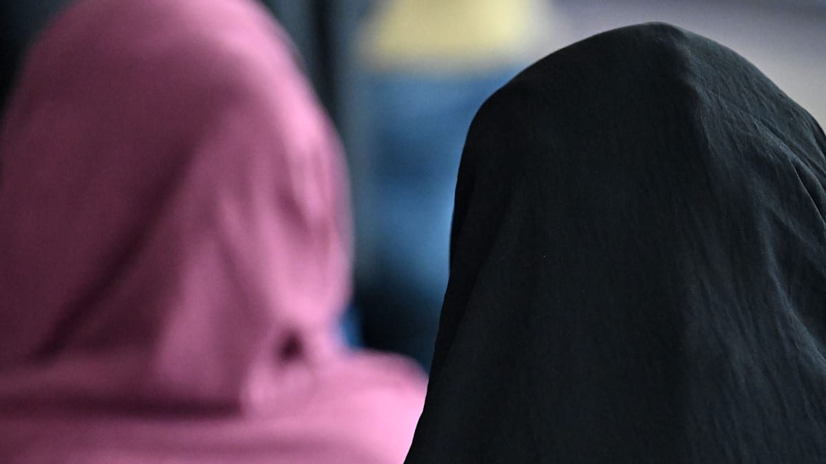 Drohungen, Schulschwänzen – Neues Kopftuchverbot an Österreichs Schulen sorgt für Spannungen