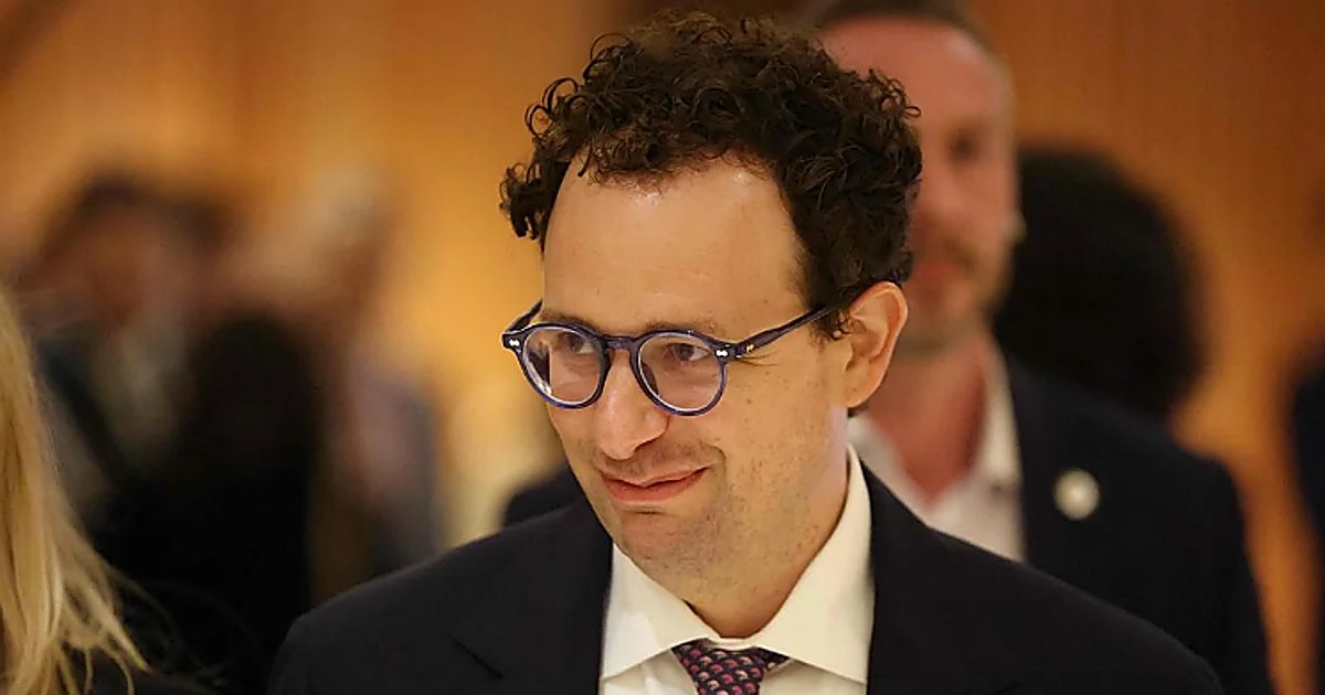 Darío Amodei, CEO de Anthropic, pide frenar el desarrollo de la IA: «Podemos perder el control»